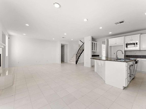 4th image of 1004 Red Granite Rd