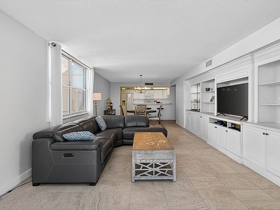 5th image of 100 Oakmont Ln APT 801