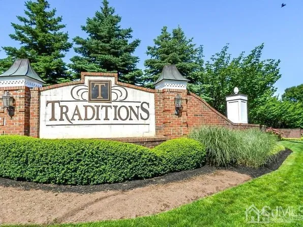 326 Coppola Dr, South Plainfield, NJ 07080