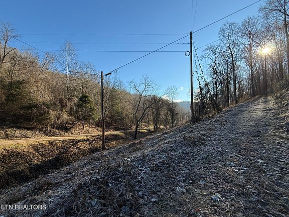 5th image of S South Marlow Rd