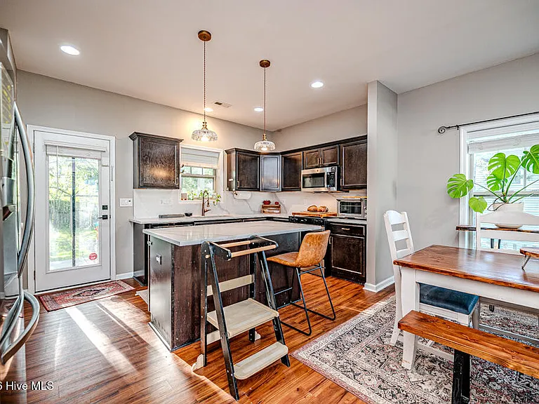 113 Sedgewood Ct — Photo 11