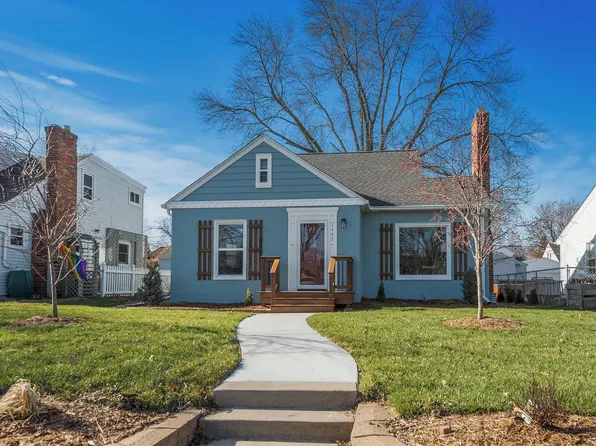 1442 Larpenteur Ave W, Falcon Heights, MN 55113