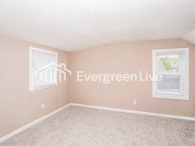 3532 N 77th St — Photo 7