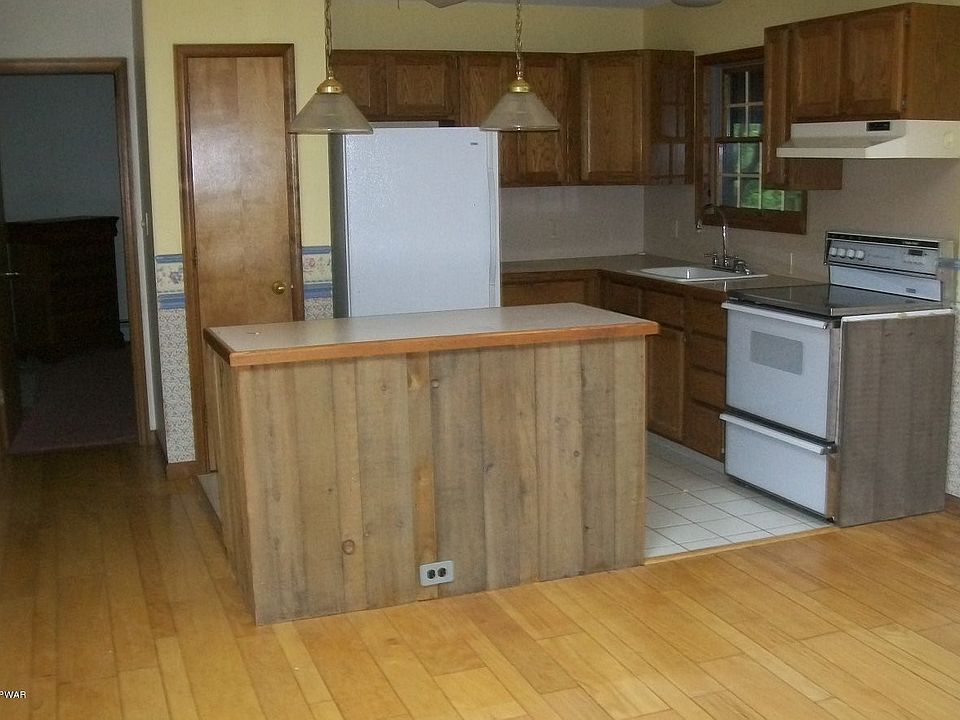 2nd image of 45 Oakenshield Dr
