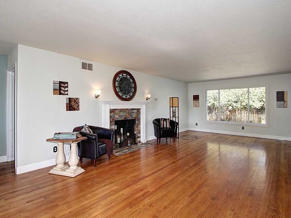4th image of 10 N McKinley Ave