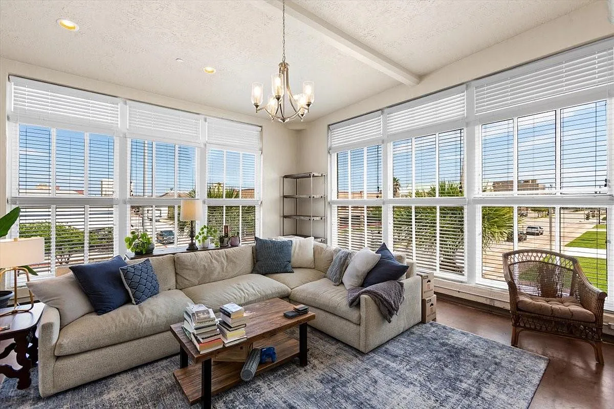 2 bed, 2350 sqft, $2,875 — Photo 1