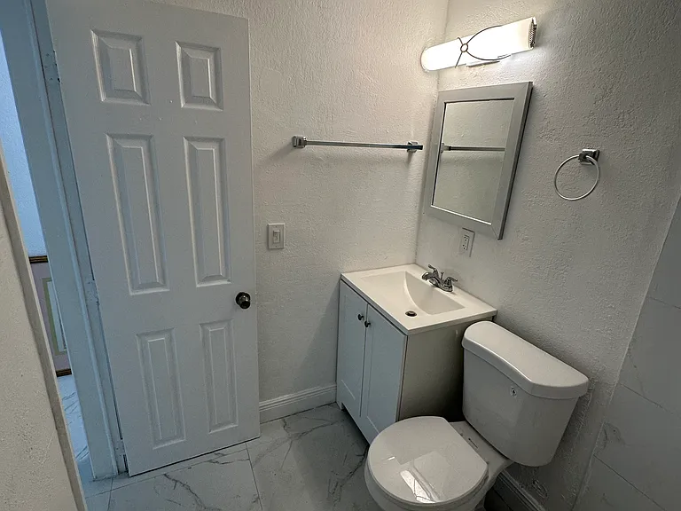 515 NW 60th Ct #3 — Photo 10