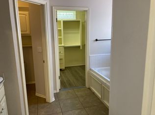 1109 N Creek Dr, Edmond, OK 73034