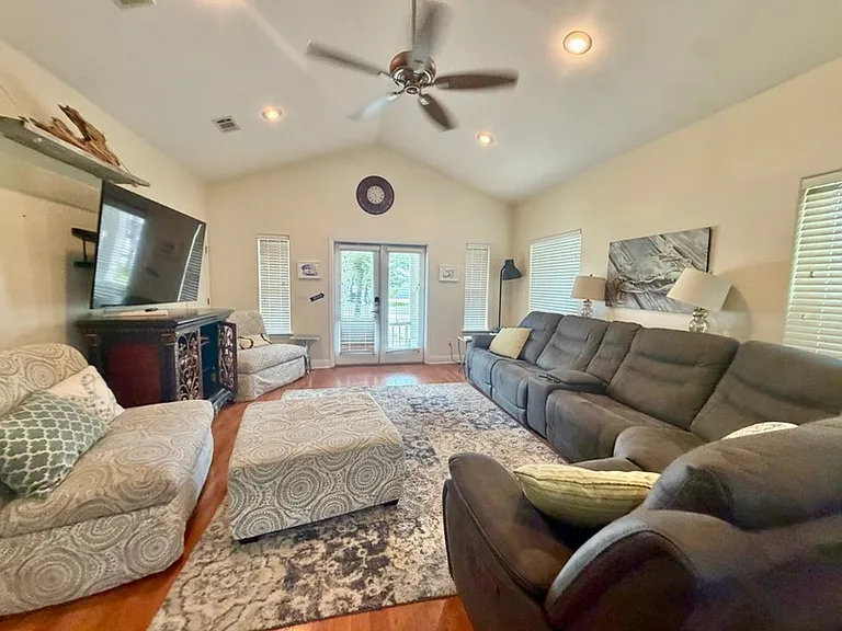 53 Maple St — Photo 6
