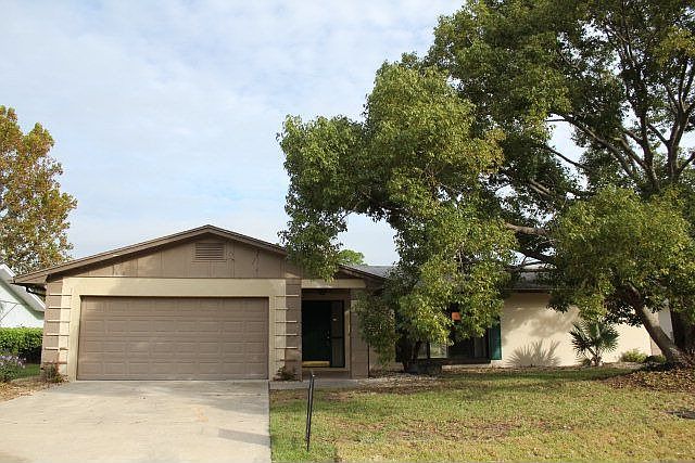 1st image of 34 Courtney Pl