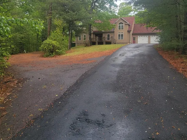 31 Reeds Creek Rd, Fairview, NC 28730