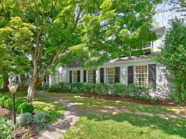 1847 Edgewood Ln, Charlottesville, VA 22903