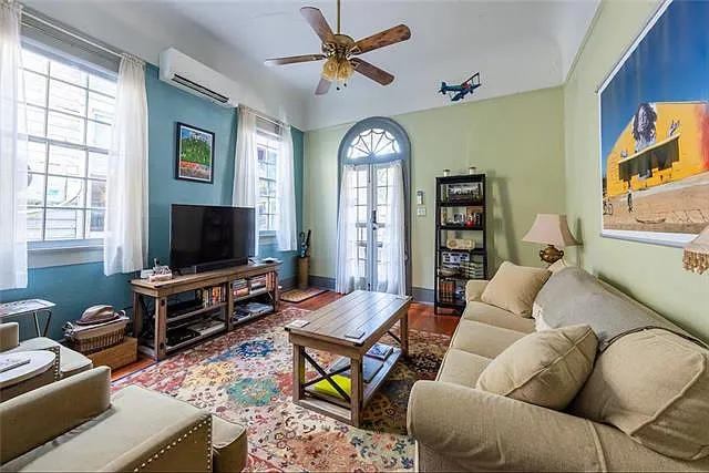 2 bed, 2.0 bath, 1350 sqft, $1,995 — Photo 3