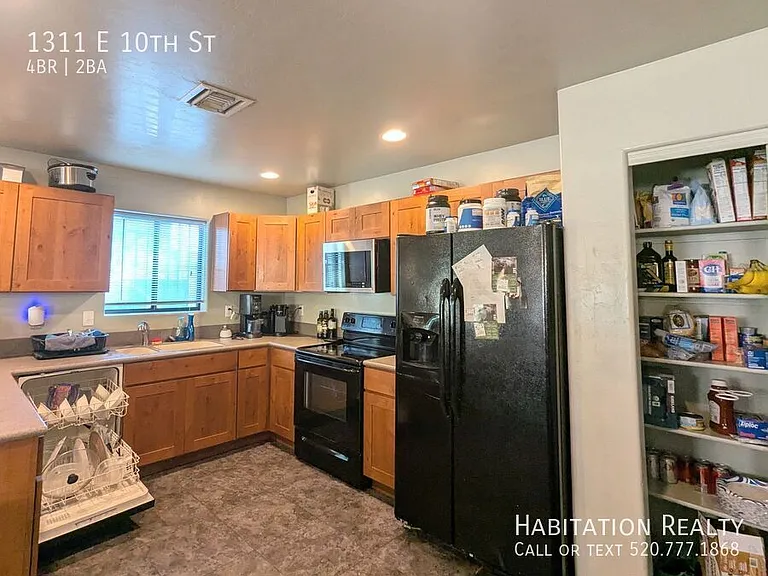 1311 E 10th St — Photo 3