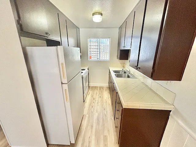 4430 North Ave #5 — Photo 8