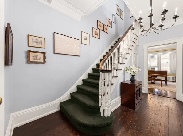 1 Lexington Avenue 1/2D image 2 of 9