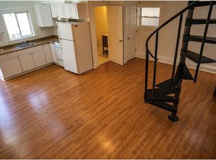 2306 SE Caruthers St #B, Portland, OR 97214