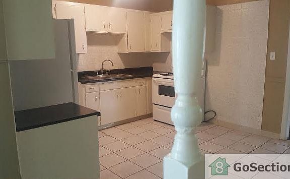 3rd image of 7405 E 110th St