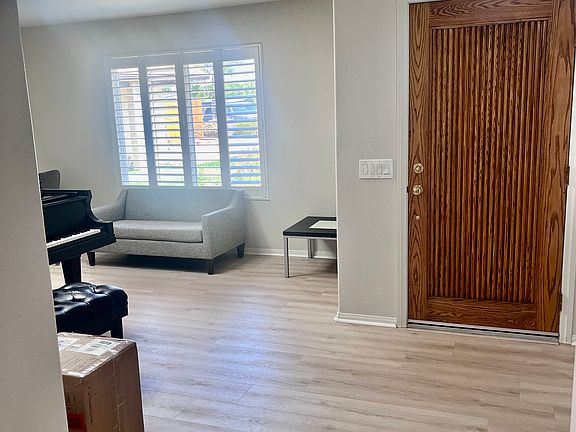 4th image of 4982 Longford Pl