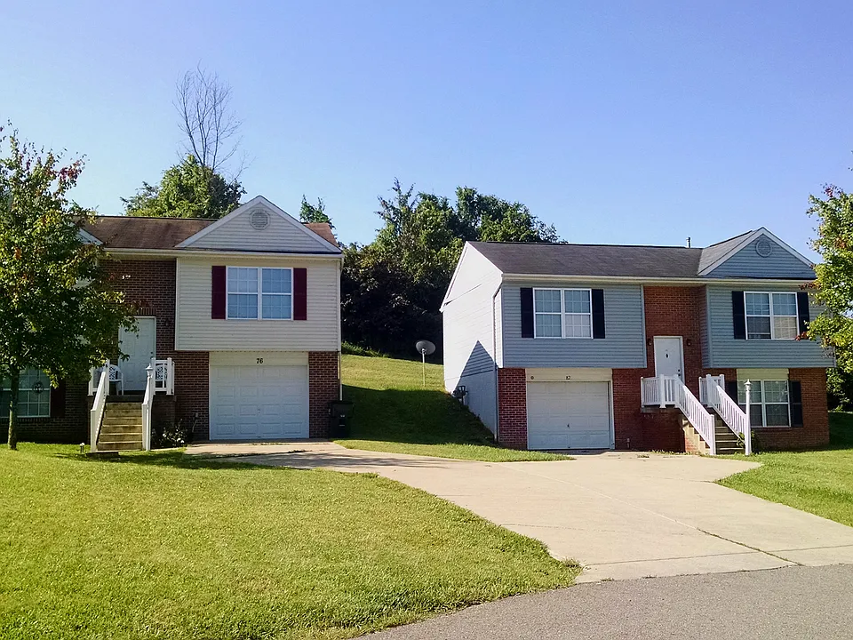 Briarwood Place Exterior