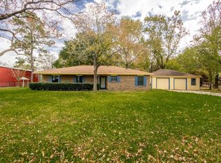102 Sue Ln, Highlands, TX 77562