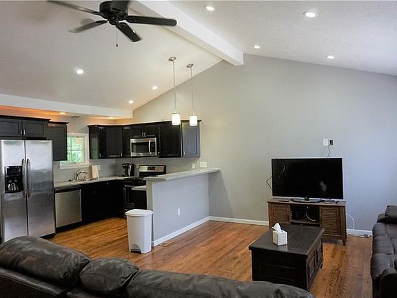 Completely open floor plan.  Vaulted ceilings, recessed lighting, gorgeous hardwood floors