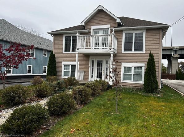 1056 Beach Blvd, Hamilton, ON L8H 6Z4