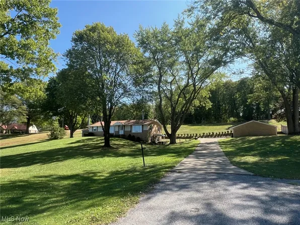 1655 Deerwood Cir SE, East Sparta, OH 44626