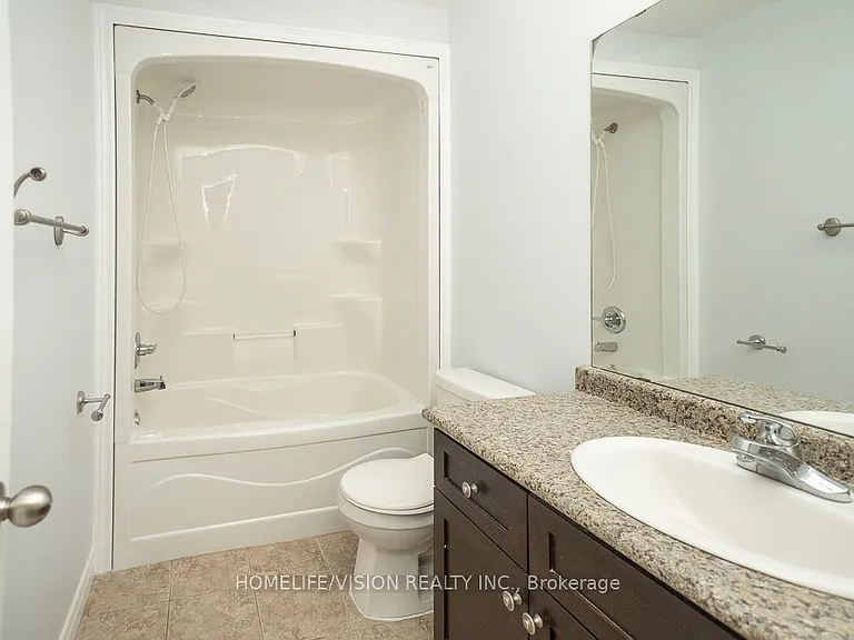 98 Highgate Dr #UPPER LEVEL — Photo 11