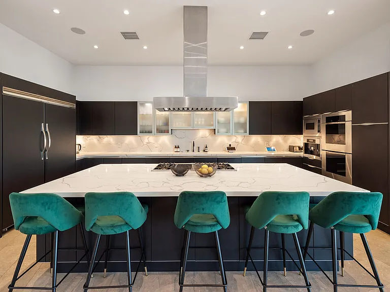 9305 Nightingale Dr — Photo 11