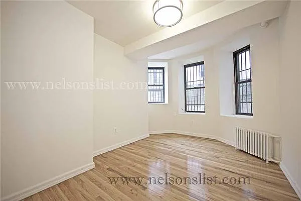 Rented by R New York | media 16