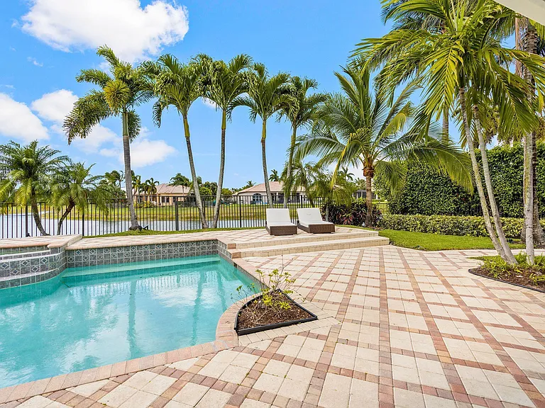 11695 Sunrise View Ln — Photo 33