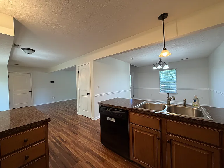 8214 Rachel Ln — Photo 8