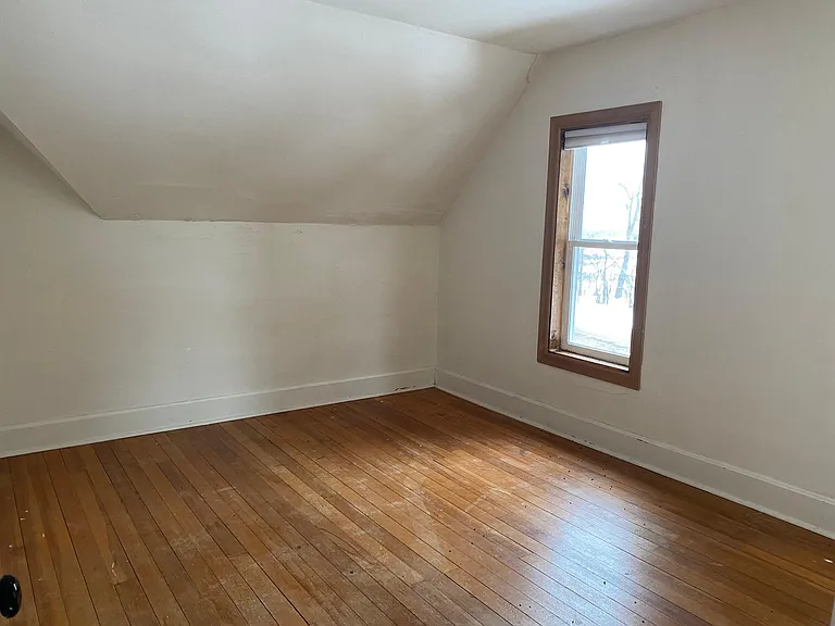 1445 County Rd E — Photo 18