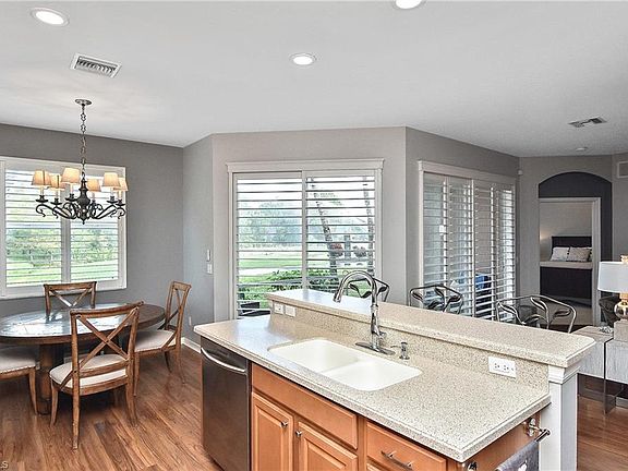 5th image of 9110 Spanish Moss Way Unit 411