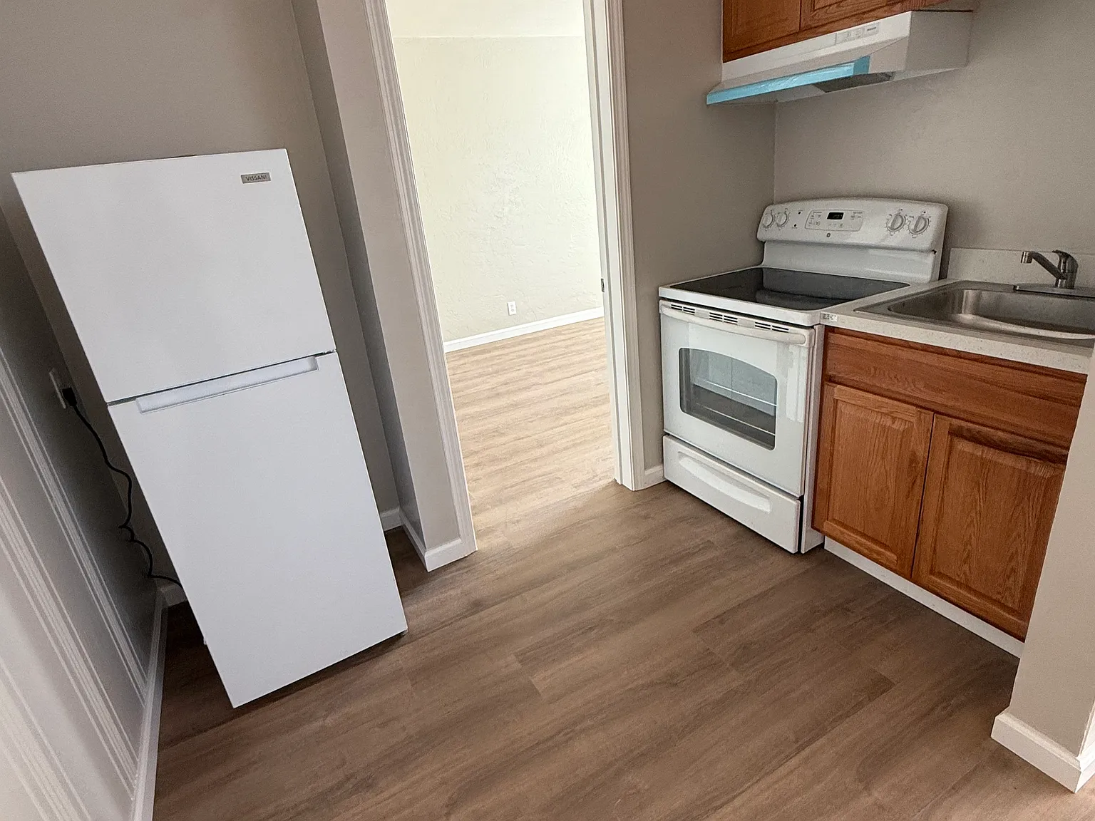 1 bed, 450 sqft, $1,100 — Photo 3