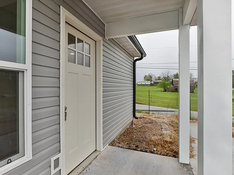 180 W Washington St #B — Photo 4