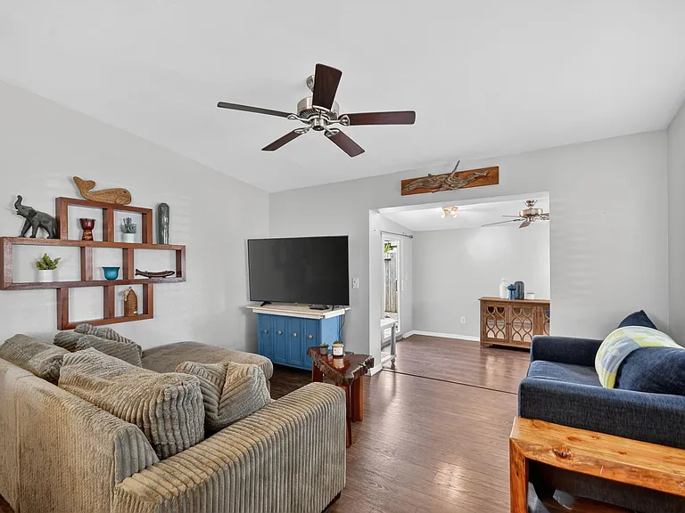318 Glen Arbor Ter — Photo 15