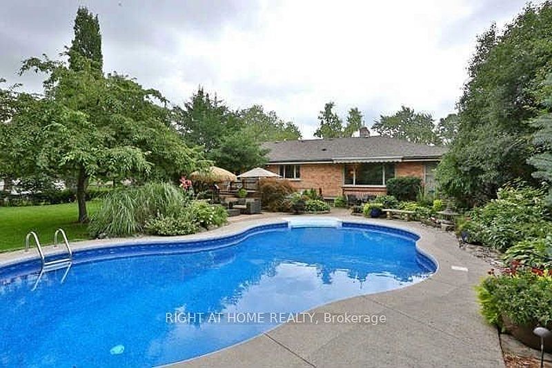 Ajax House for rent - 4 Bedrooms — photo 18