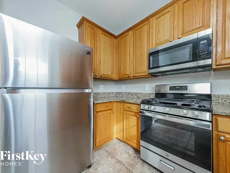 1511 Pecan Ln — Photo 6