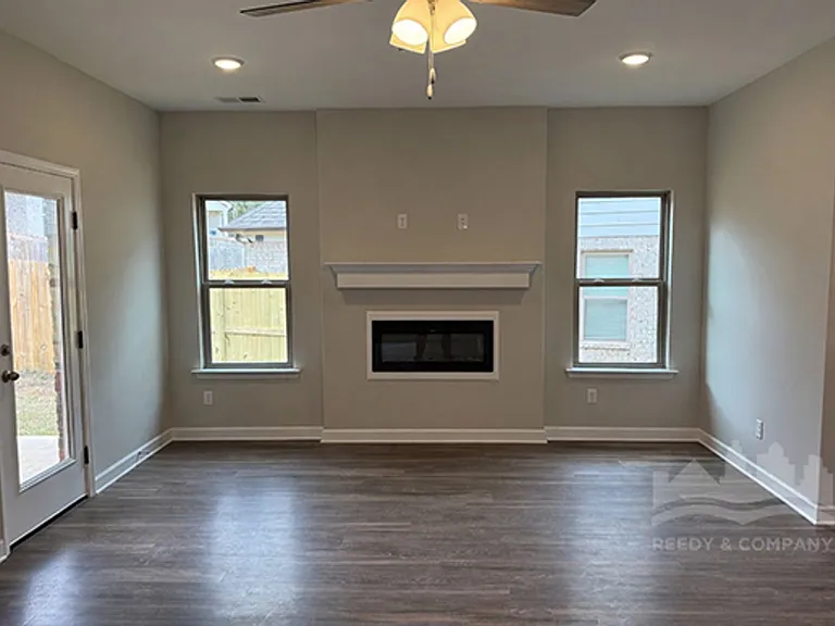 480 Maple St — Photo 5