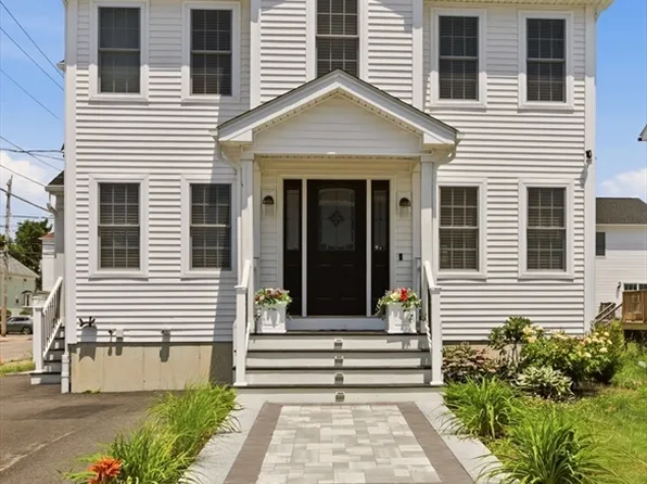 8 Princeton Cir, Fall River, MA 02724