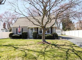 10 Friendly Rd, Norwalk, CT 06851