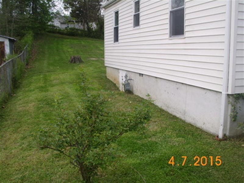 2nd image of 937 Keister St