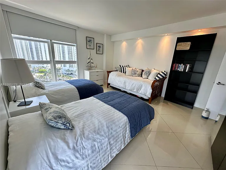 100 Bayview Dr #1405 — Photo 32