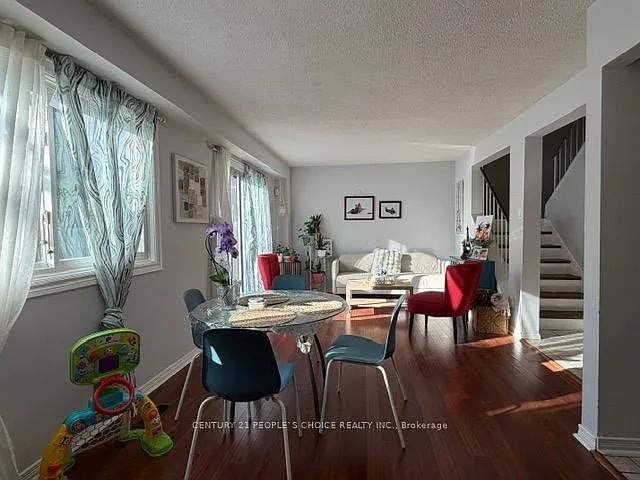 10 Juliana Sq — Photo 7
