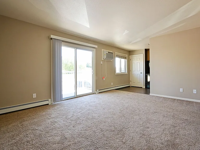 4-Plex Apartment on North Hill! 1515 12th St. NW! — Photo 6