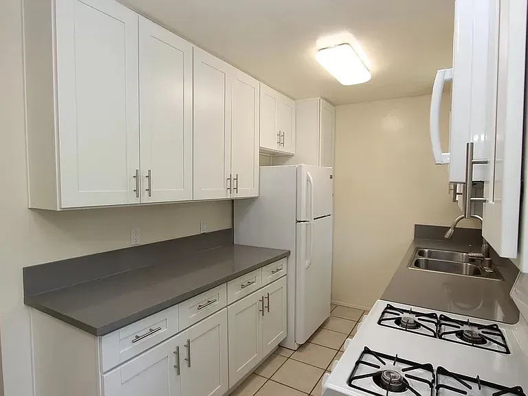 285 E Del Mar Blvd #1 — Photo 3