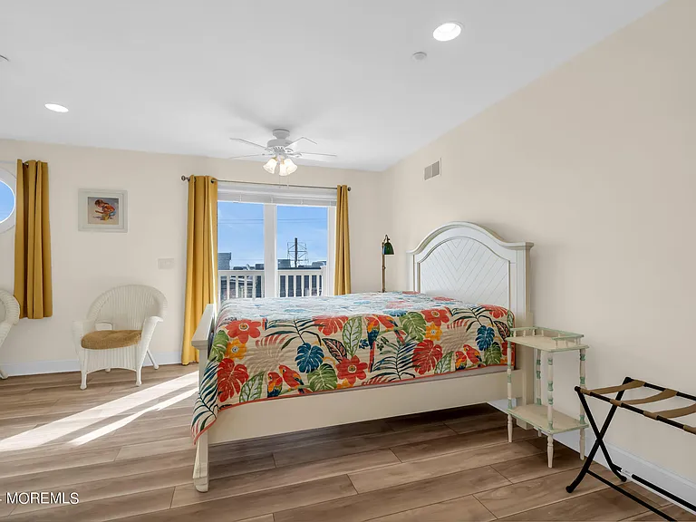 21 Blaine Ave #11 — Photo 14