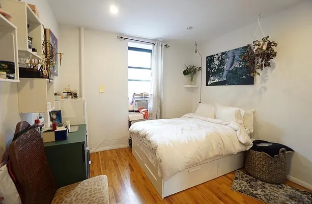 Rented by Keller Williams NYC | media 32